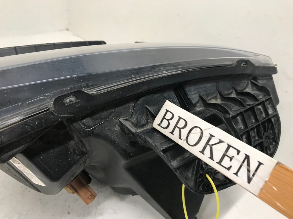 Headlight Damaged Halogen Right RH Passenger Chevrolet Camaro 14-15 23187850 OEM