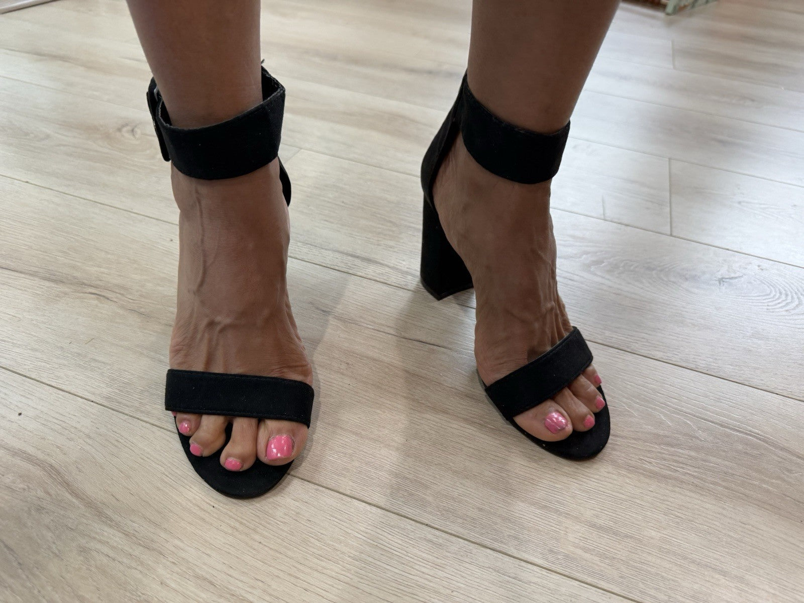 Rouge Helium High Heels - size 7.5