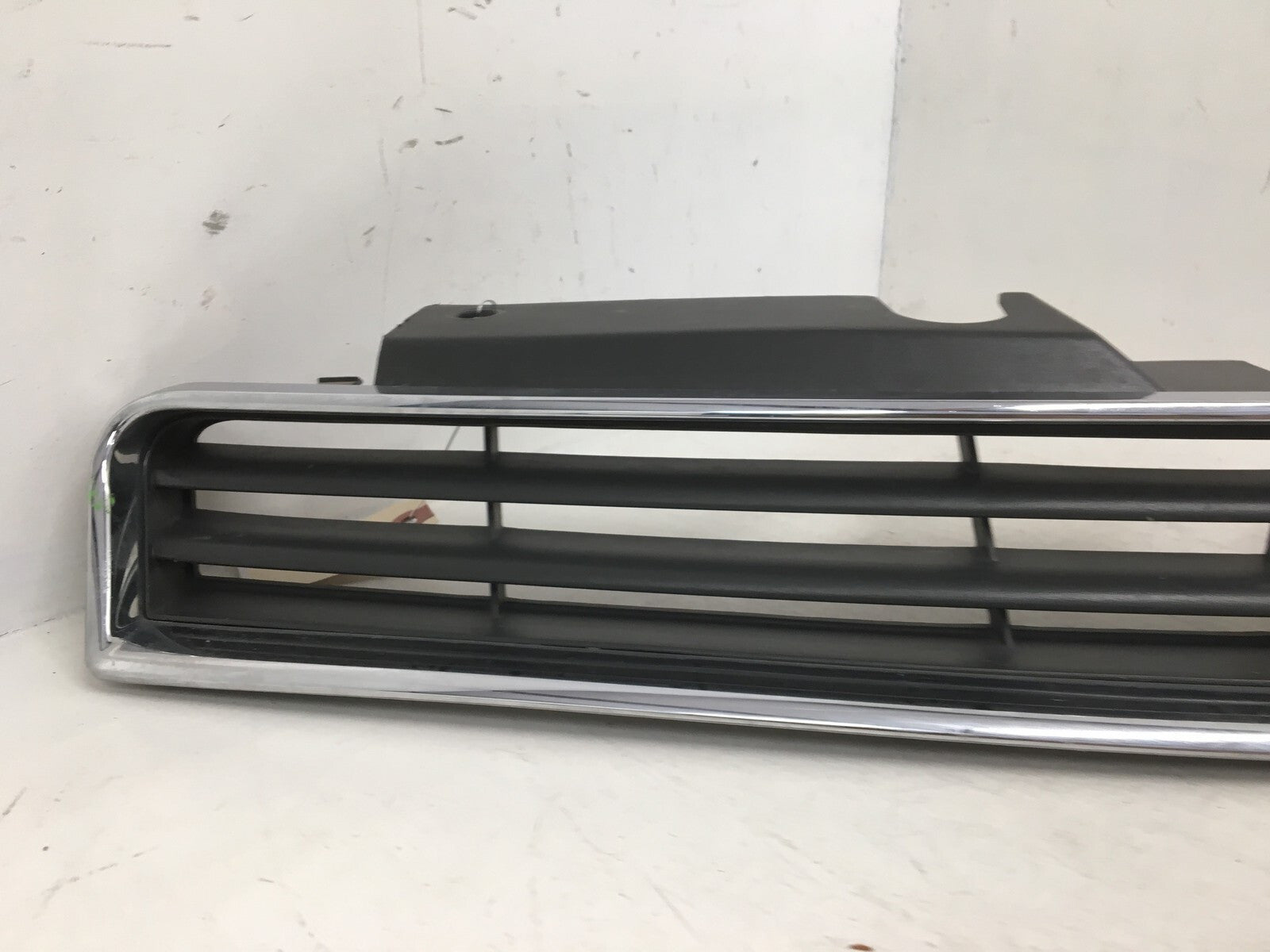 Grille Grill Chevrolet Monte Carlo Impala 2006-2011 10333709 OEM