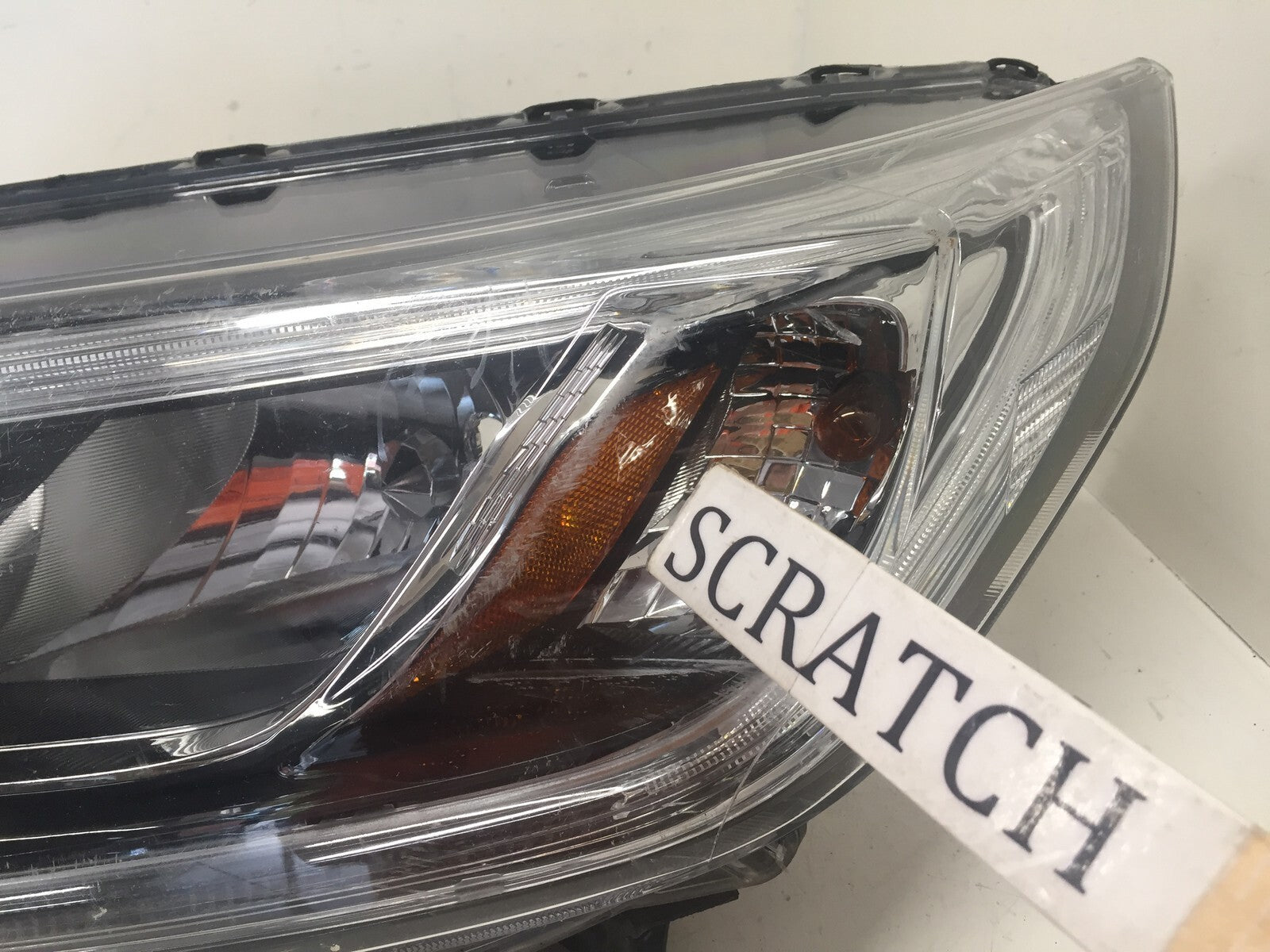 Halogen Headlight Damaged Driver LH Left Honda CR V 2015 2016 33150T1WA11 OEM