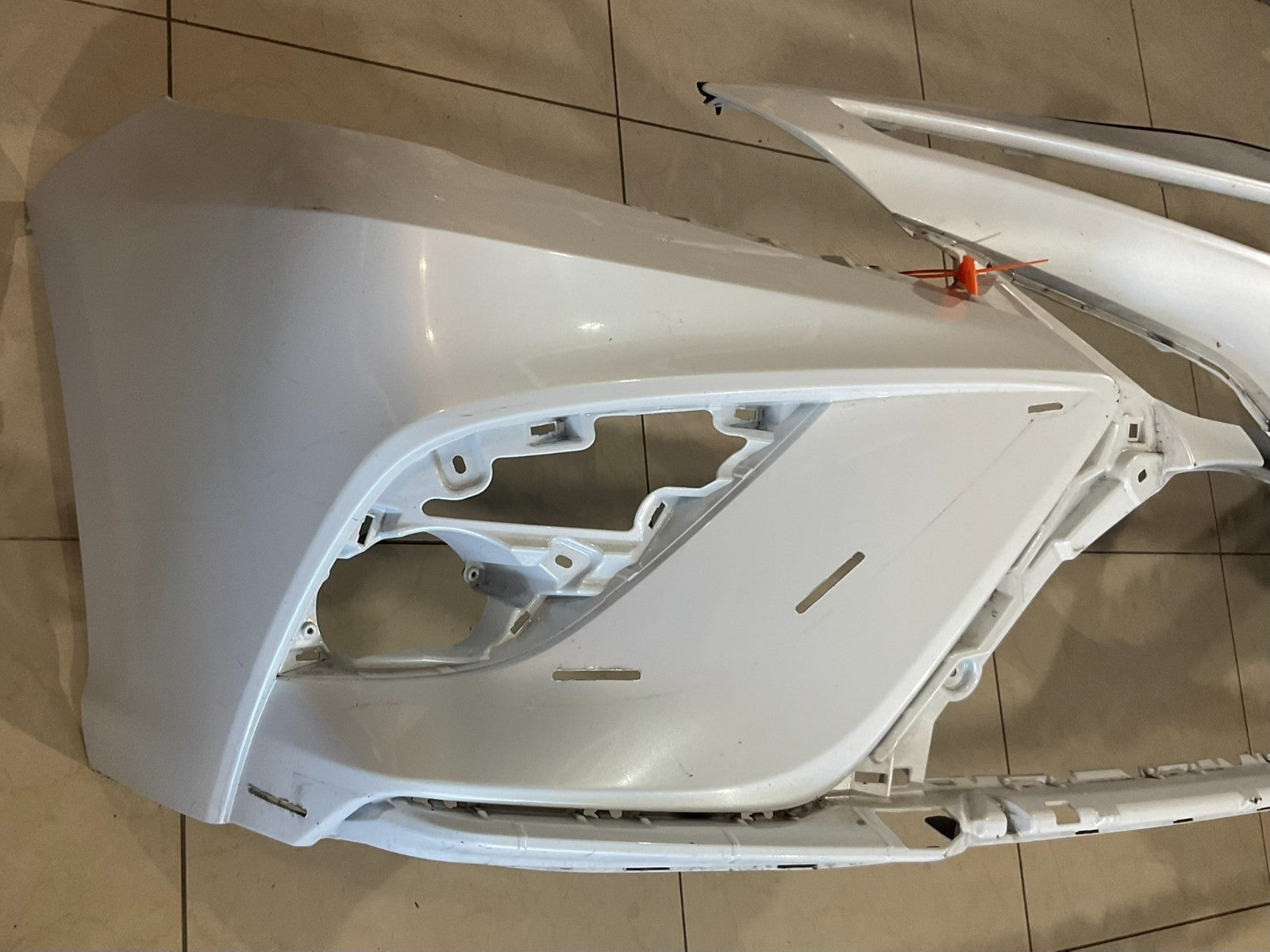 Front Bumper Cover White 2018-2020 Toyota Camry SE XSE 52119+06e20 OEM