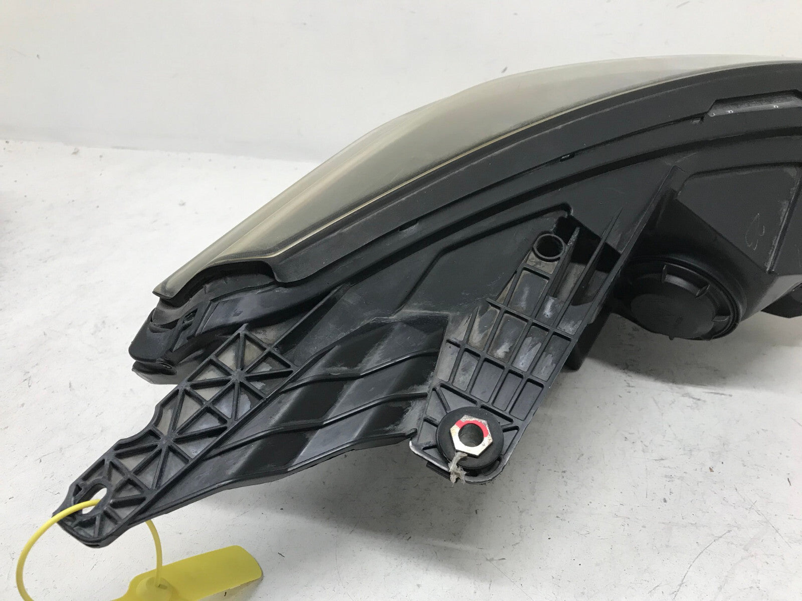 Headlight Damaged Left LH Driver 2013-2017 Chevrolet Traverse 23402604 OEM
