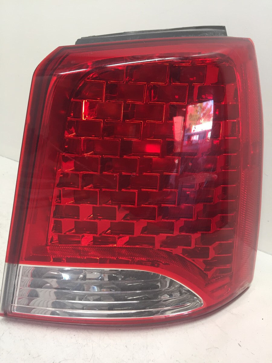 Tail light Damaged Right Passenger RH Kia Sorento 2012-2013 92402-1U000 OEM