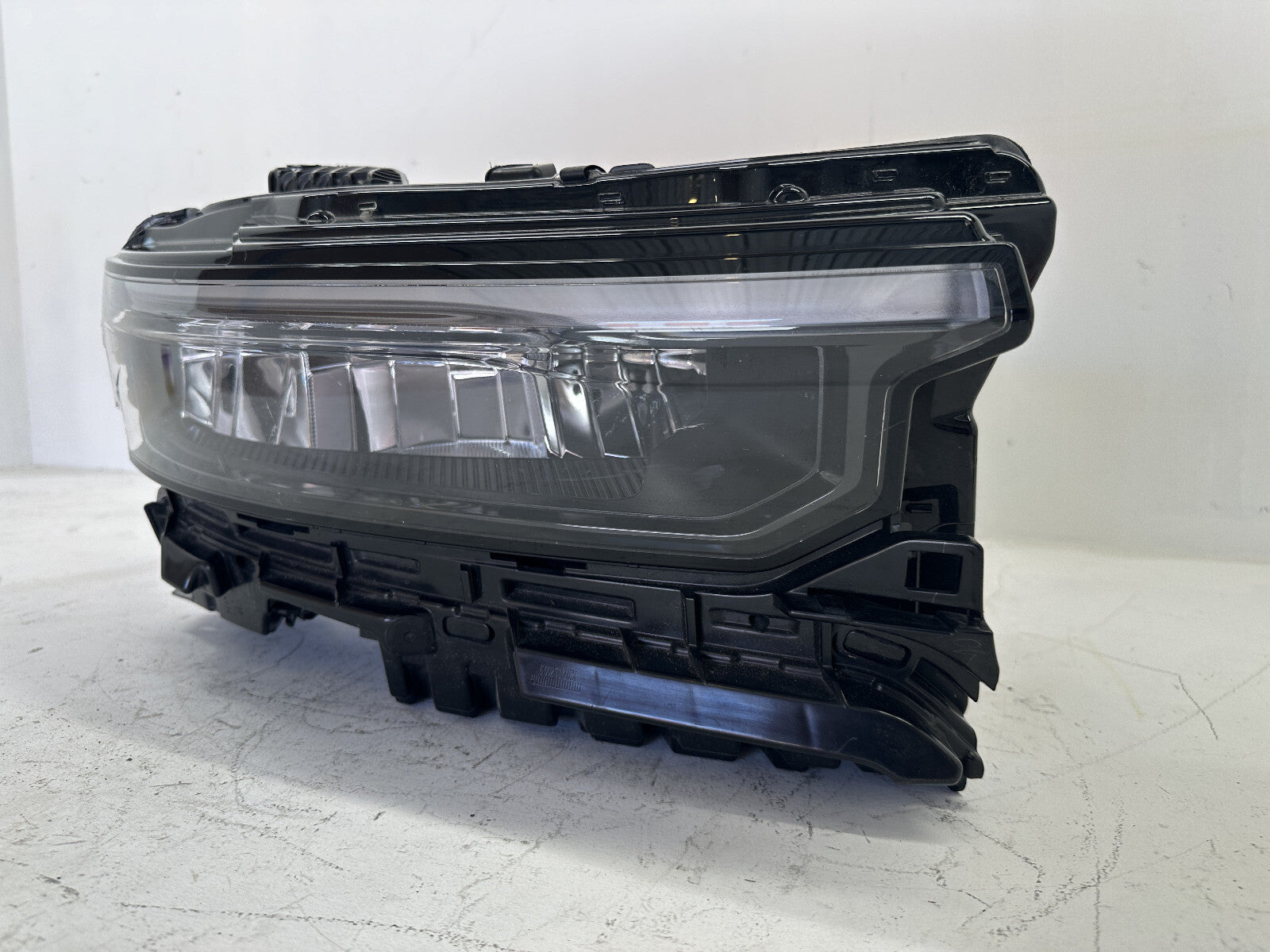 Headlight Damaged Passenger RH 2021-2024 Jeep Grand Cherokee 68376992AE OEM