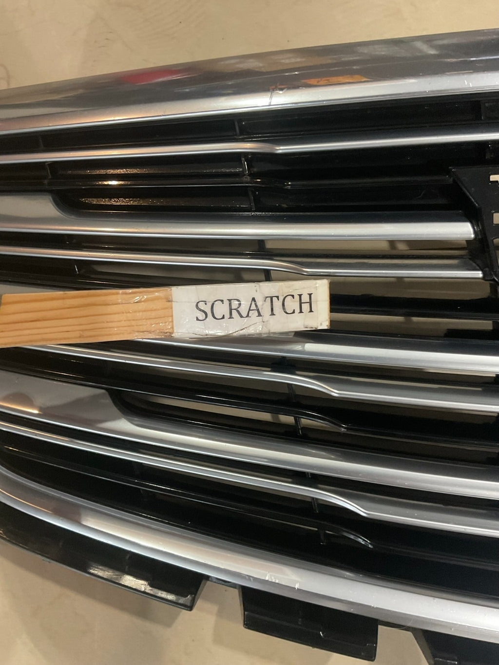 Grill Grille Silver/Black 2017-2019 Cadillac XT5 84107964 OEM