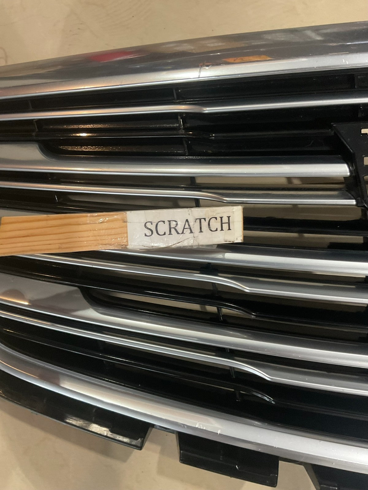 Grill Grille Silver/Black 2017-2019 Cadillac XT5 84107964 OEM