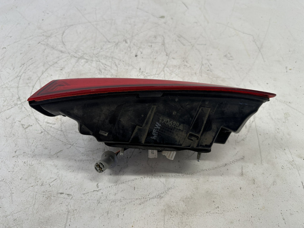 Tail Light Right RH Damaged 2018-2020 Hyundai Elantra GT i30 92404G4000 OEM
