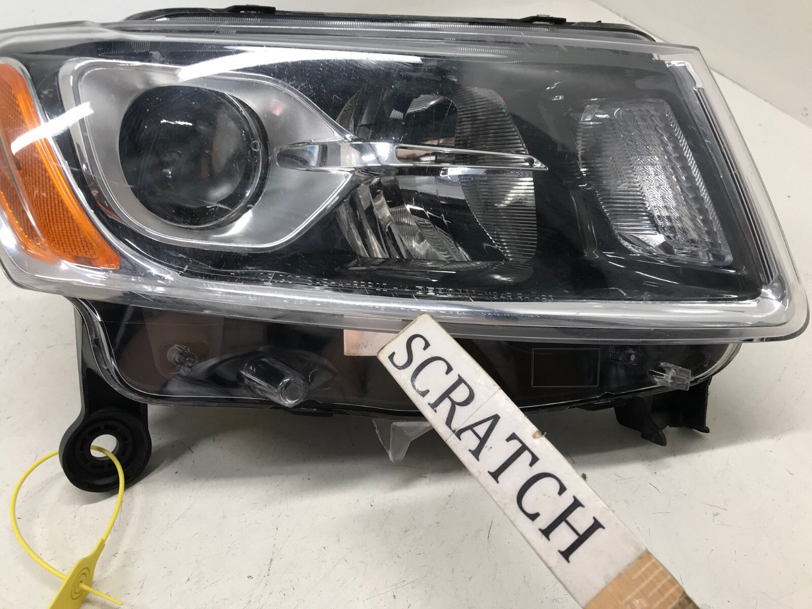 Headlight Damaged Right RH Passenger 2014-2016 Jeep Grand Cherokee CAPA
