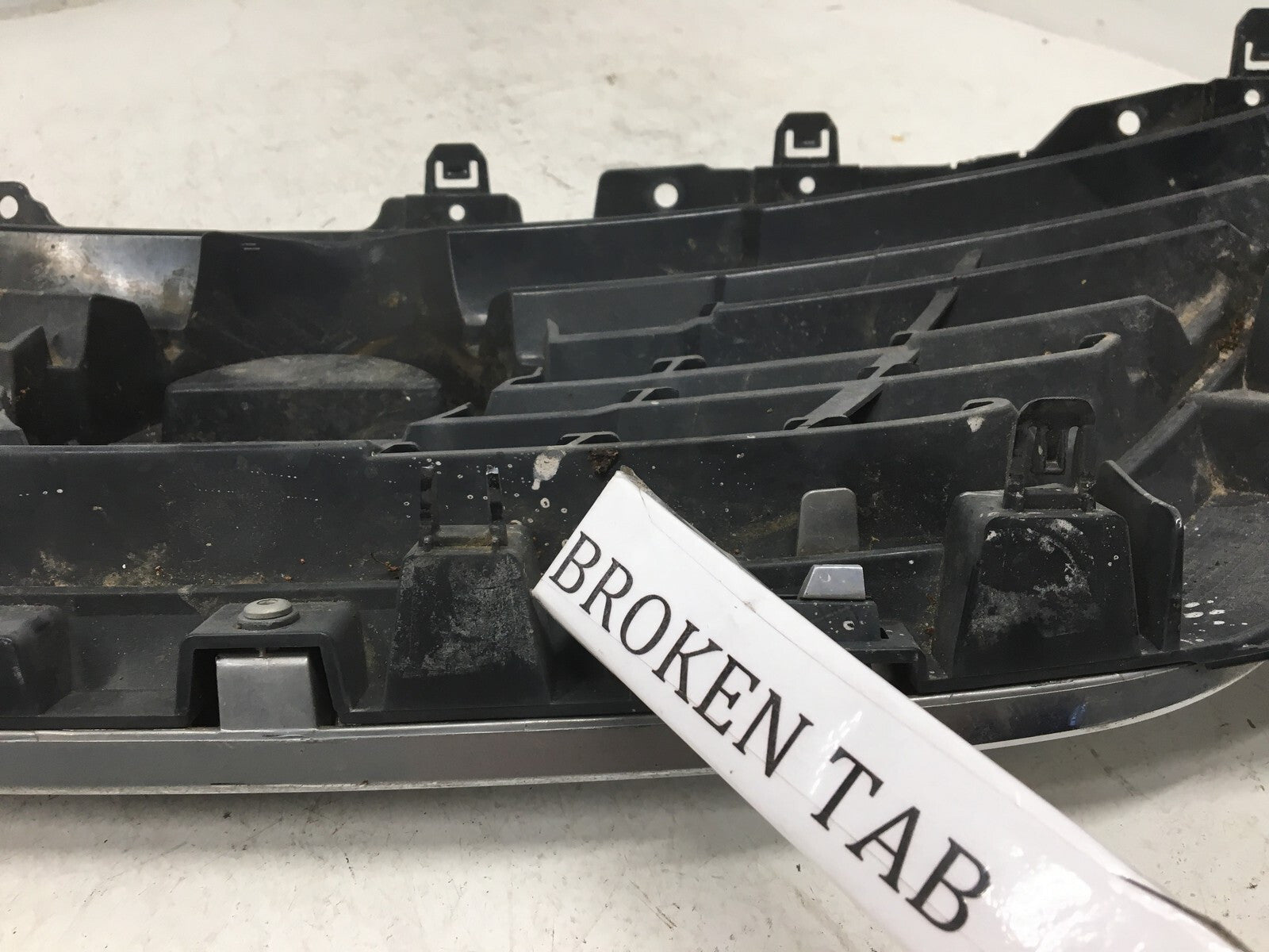 Grille Grill Nissan Altima 2016-2018 62310-9HS1A OEM