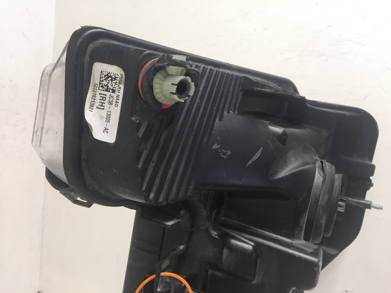 Headlight Damaged Passenger RH Ford F 250 F 350 2017 2018 2019 JC3B-13005-AC OEM