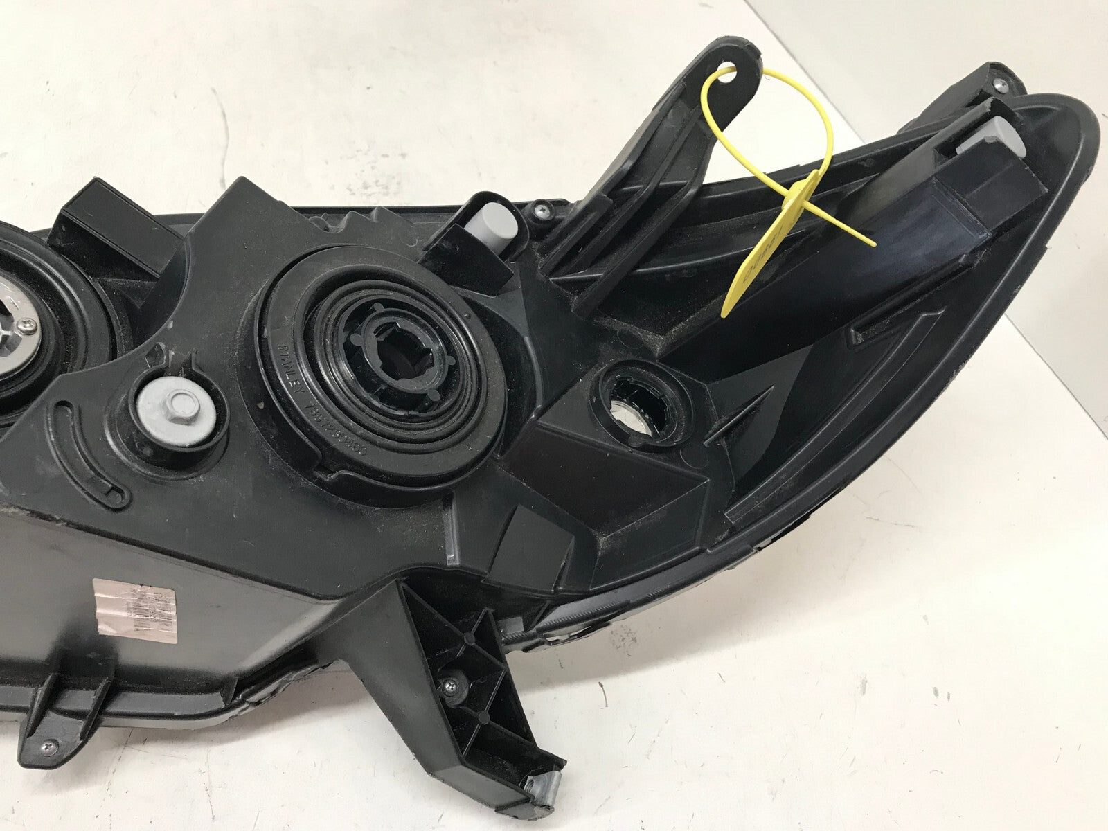 Headlight Damaged Passenger Right RH Toyota Sienna 2011-2013 8111008032 OEM