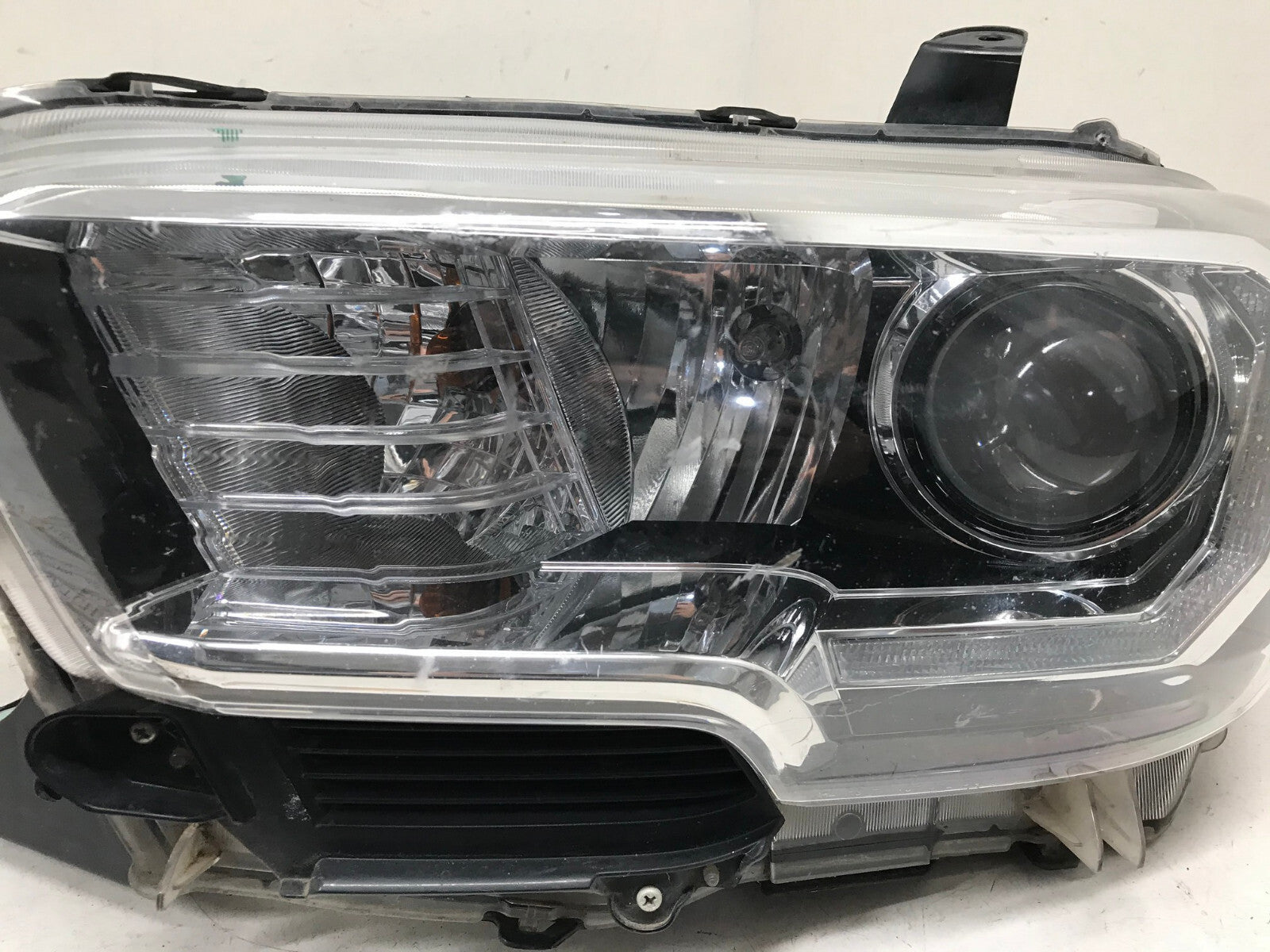 Halogen Headlight Damaged LED DRL Left Driver LH Toyota Tacoma 2016 -2019 OEM4