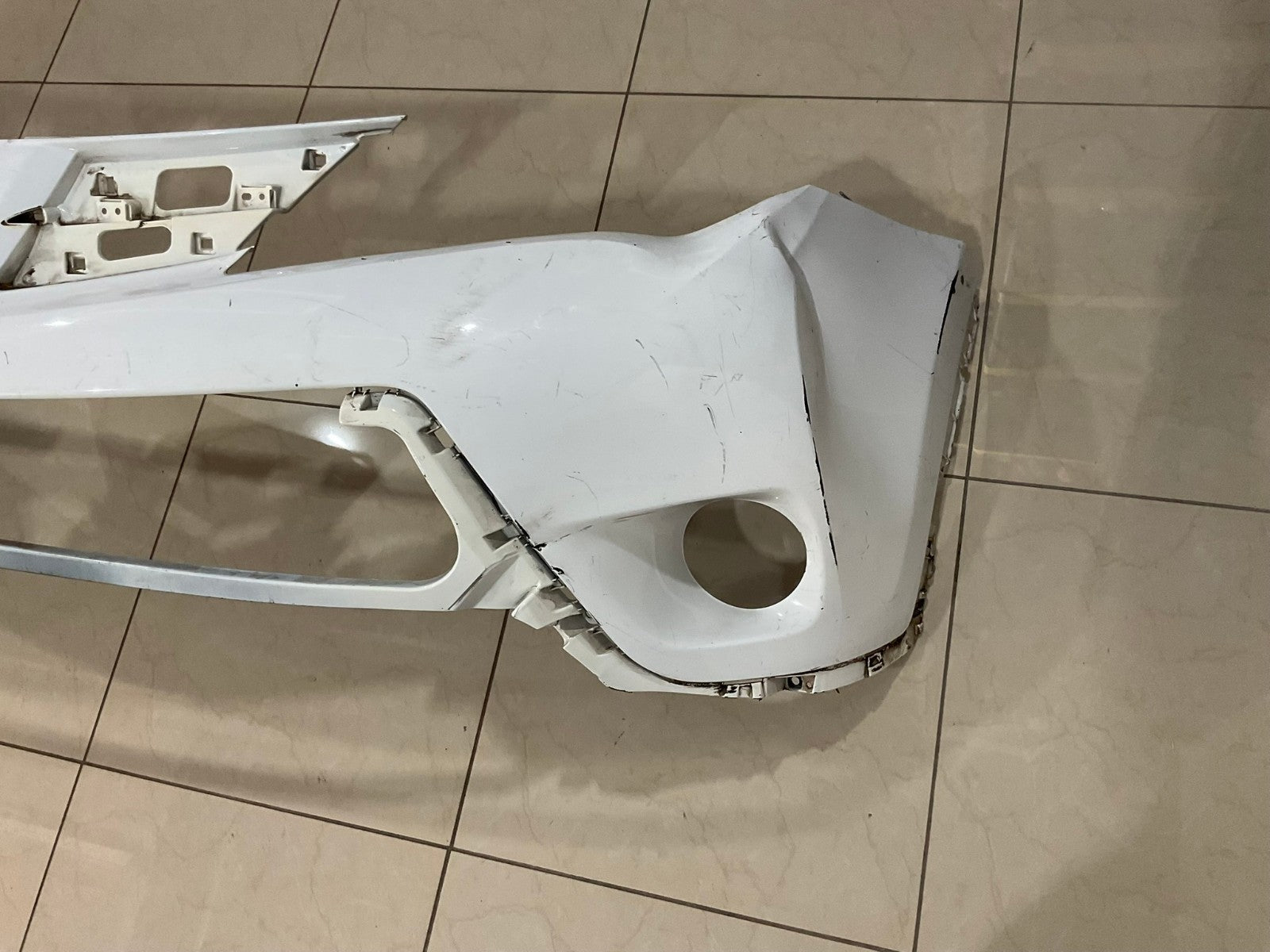 Front Bumper Cover White 2013-2015 Toyota Rav4 LE 52119+0R110 OEM