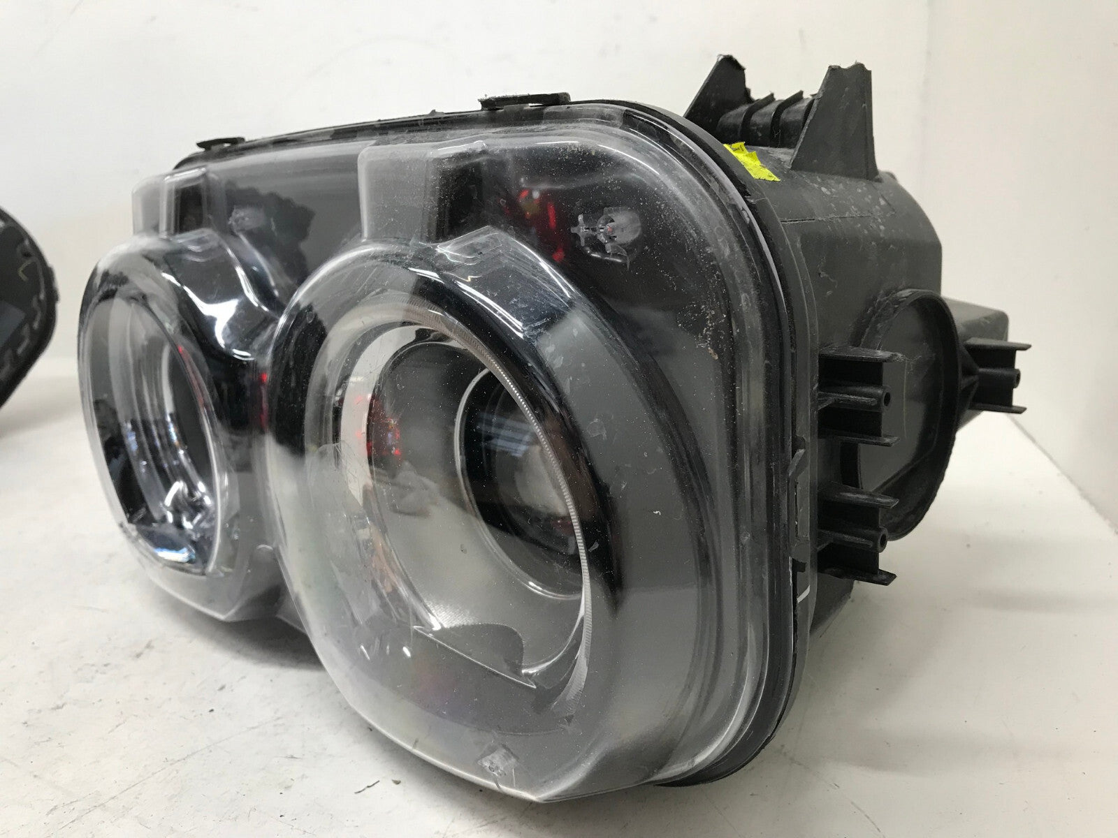Headlight Damaged RH Right Dodge Challenger 2015 2016 2017-2018 68174064AF OEM