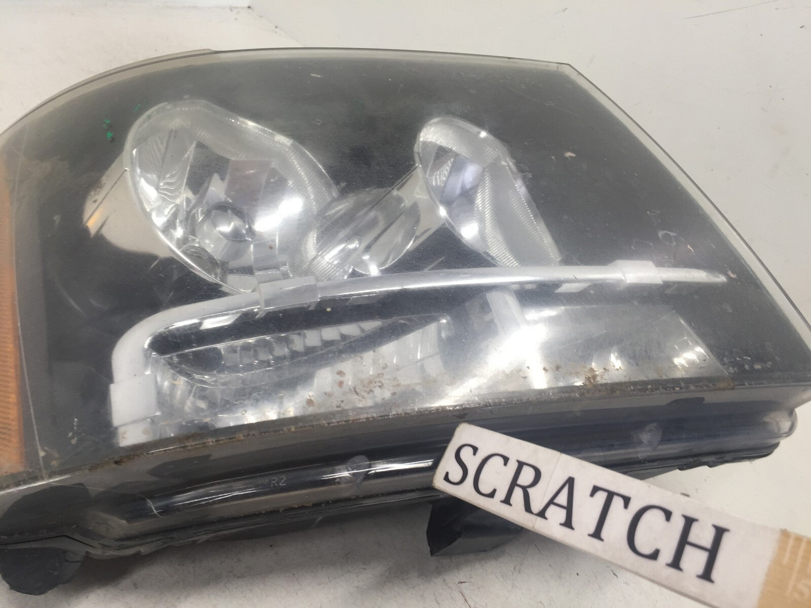 Headlight Damaged Right Passenger Chevy Suburban Tahoe RH 2007-2012 20760579 OEM