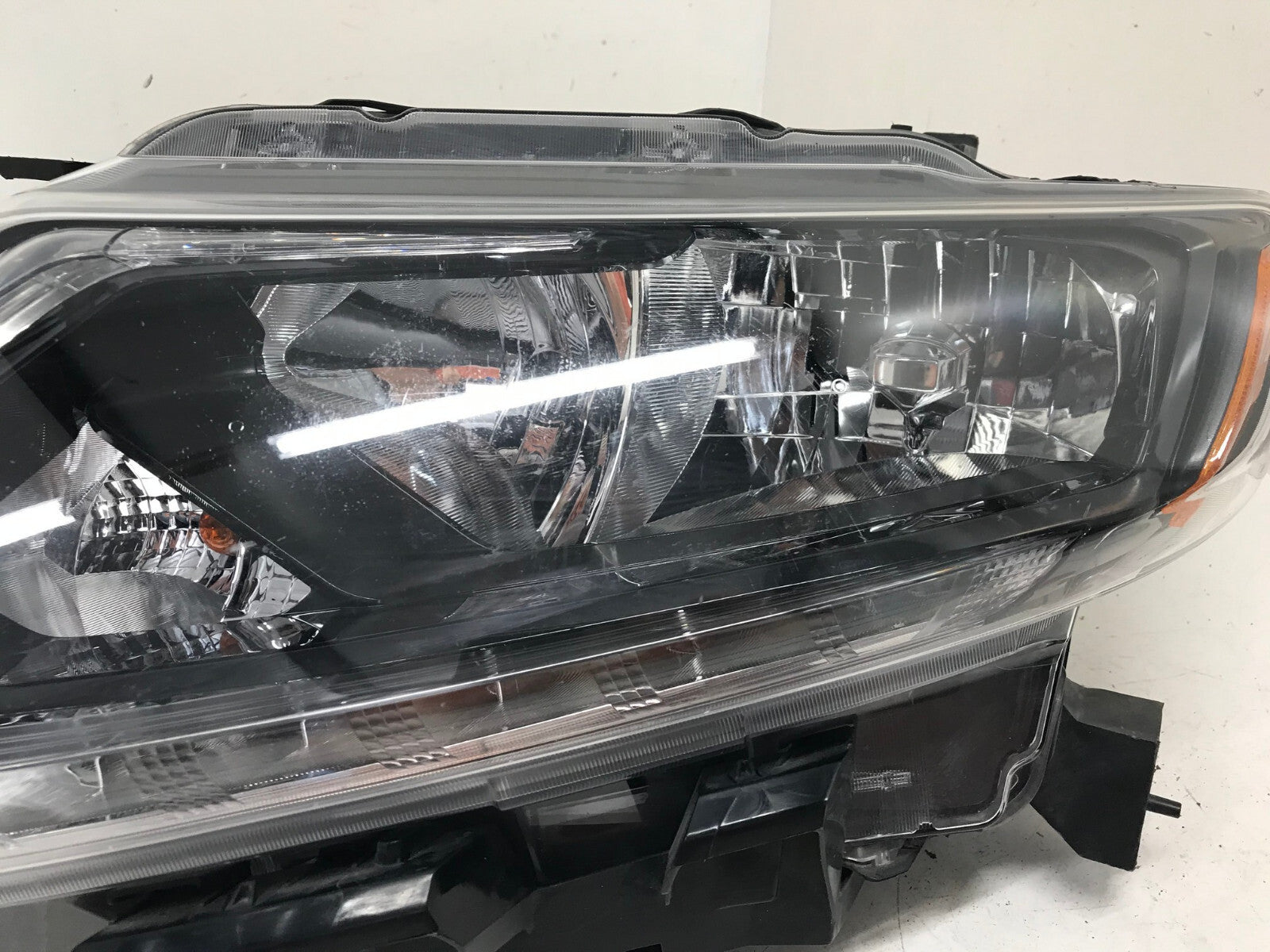 Headlight Damaged Left Driver LH Nissan Rogue 2014-2016 260604BA2A OEM