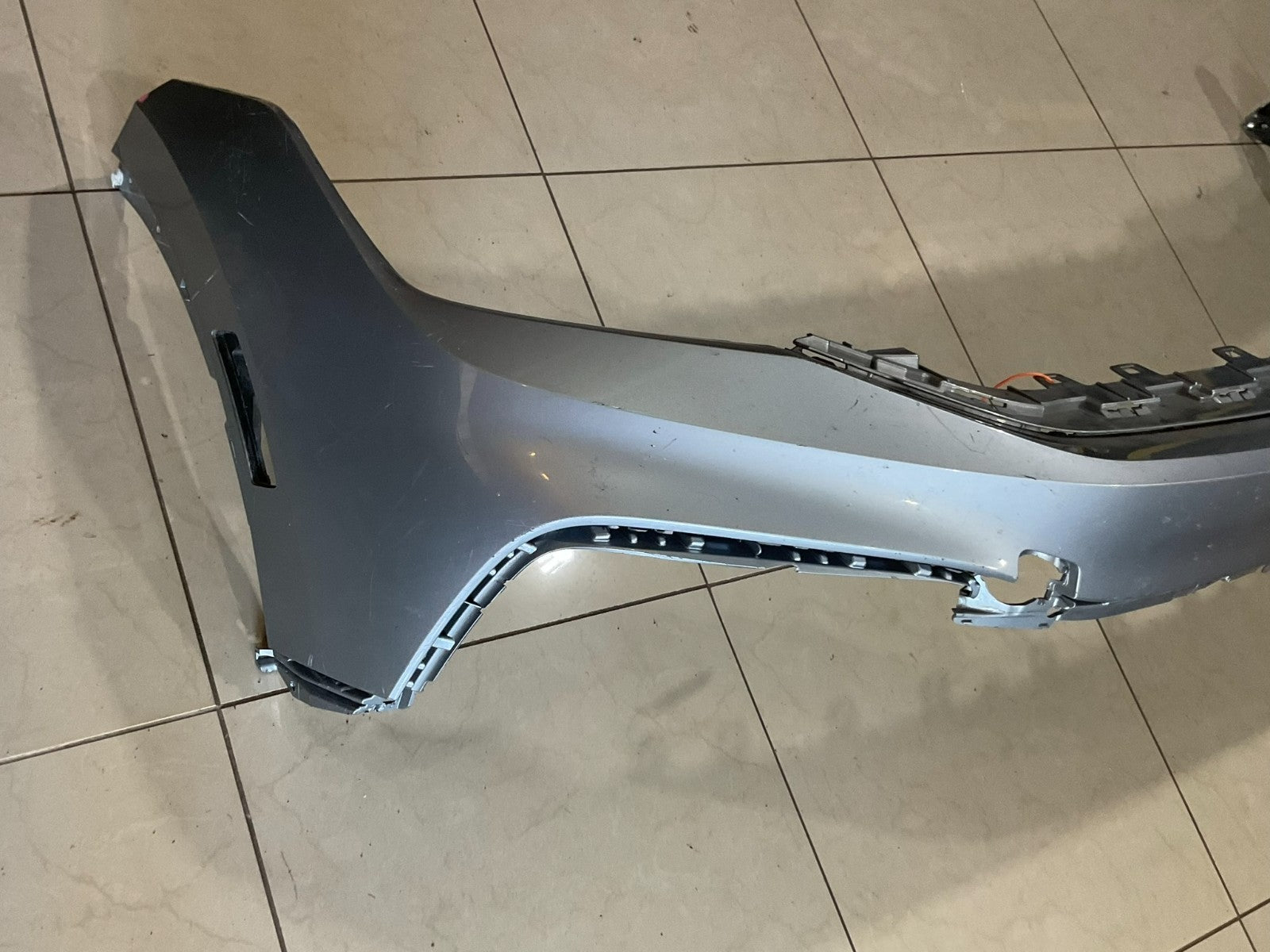 Front Bumper Cover Silver 2022 2023 Volkswagen Tiguan 5nn+807+221 OEM