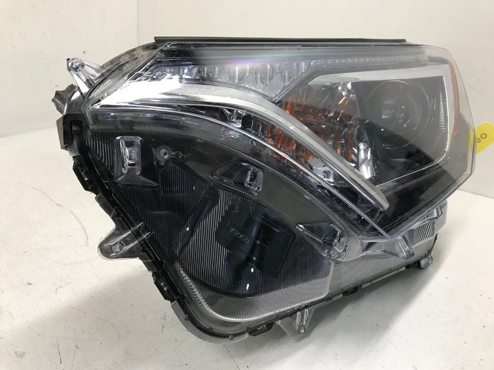 Halogen Projector Headlight Damaged Driver LH Toyota RAV4 16-2018 811500R180 OEM