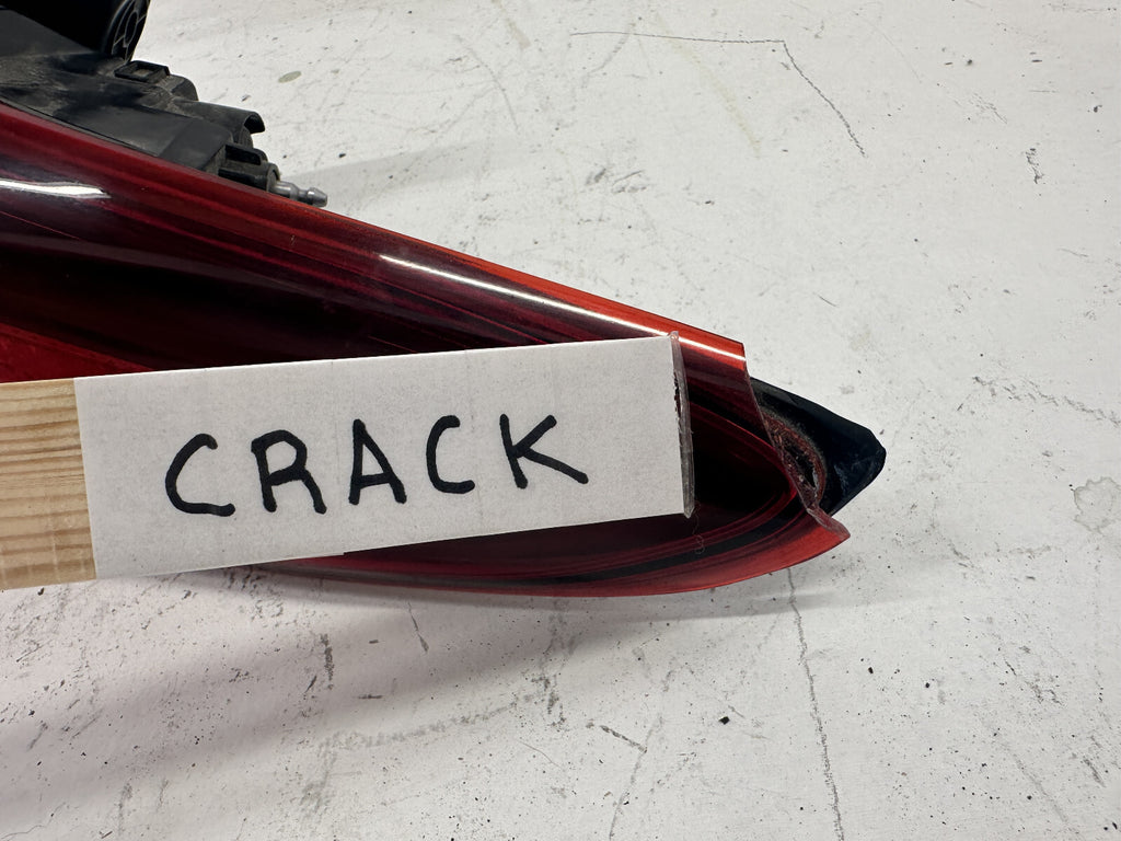 Tail light Damaged Right Passenger RH Hyundai Kona 2018-2023 92402-J9000 OEM