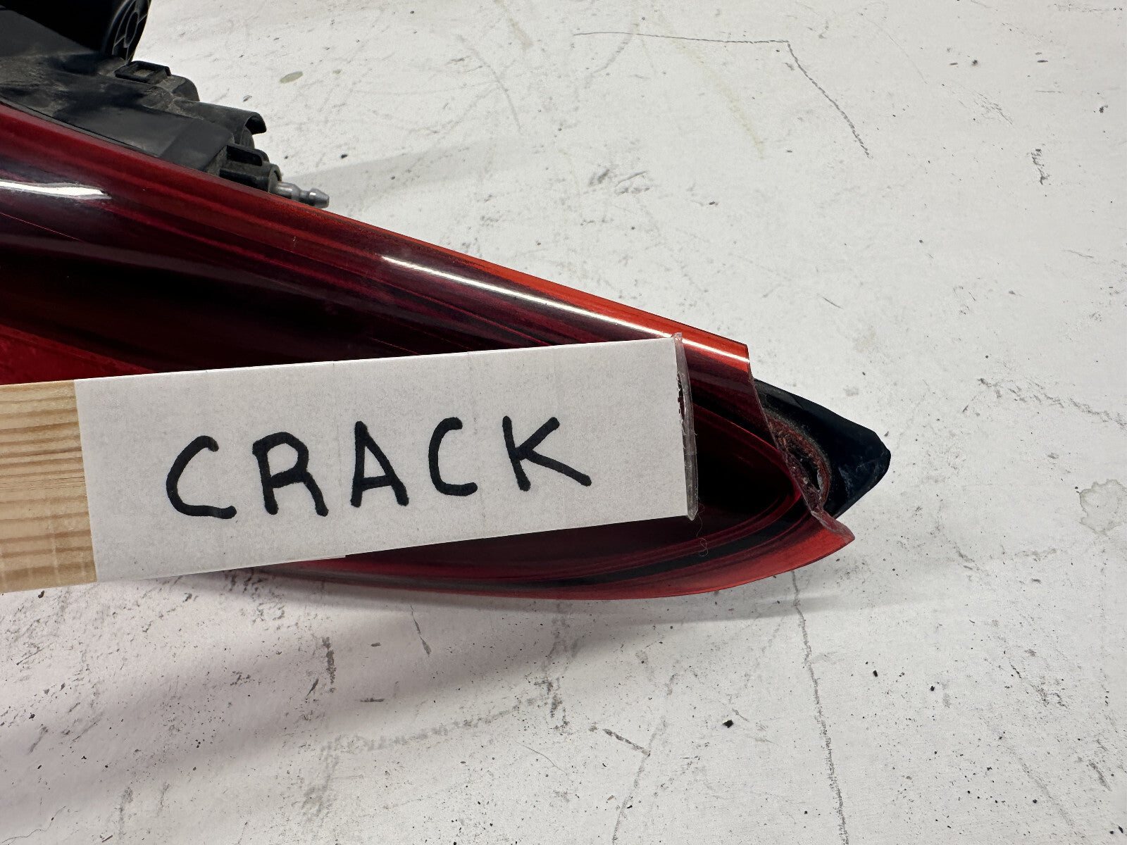 Tail light Damaged Right Passenger RH Hyundai Kona 2018-2023 92402-J9000 OEM