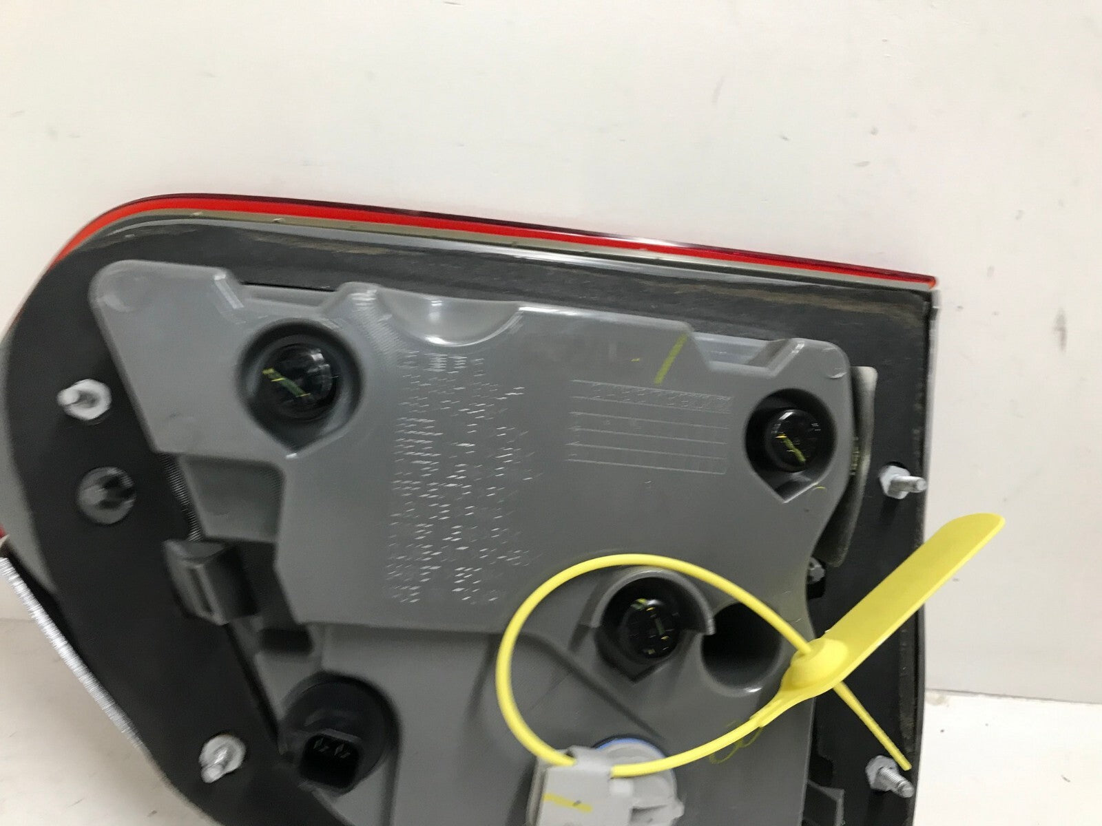 Inner Tail light Damaged Driver LH Jeep Grand Cherokee 2014 15 16 17 2018 CAPA