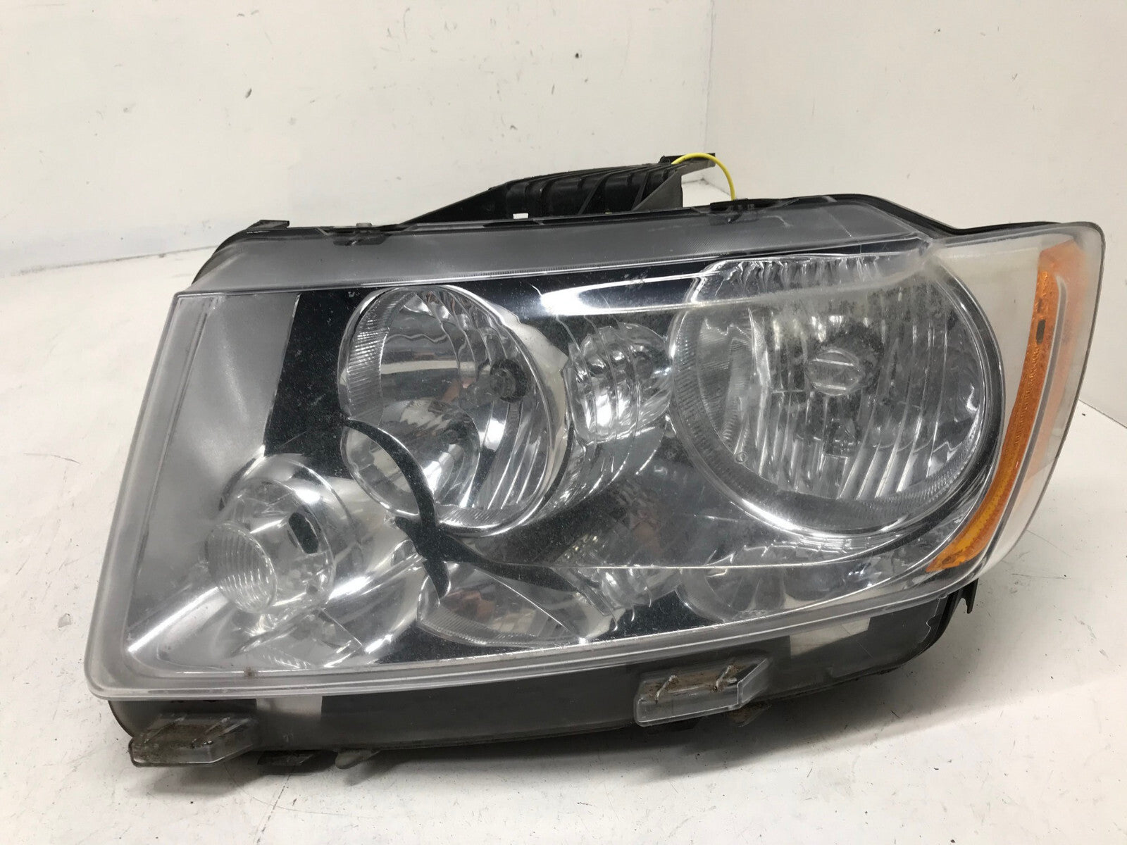Headlight Damaged Lamp Driver LH Jeep Grand Cherokee 2011-2013 55079379AE OEM