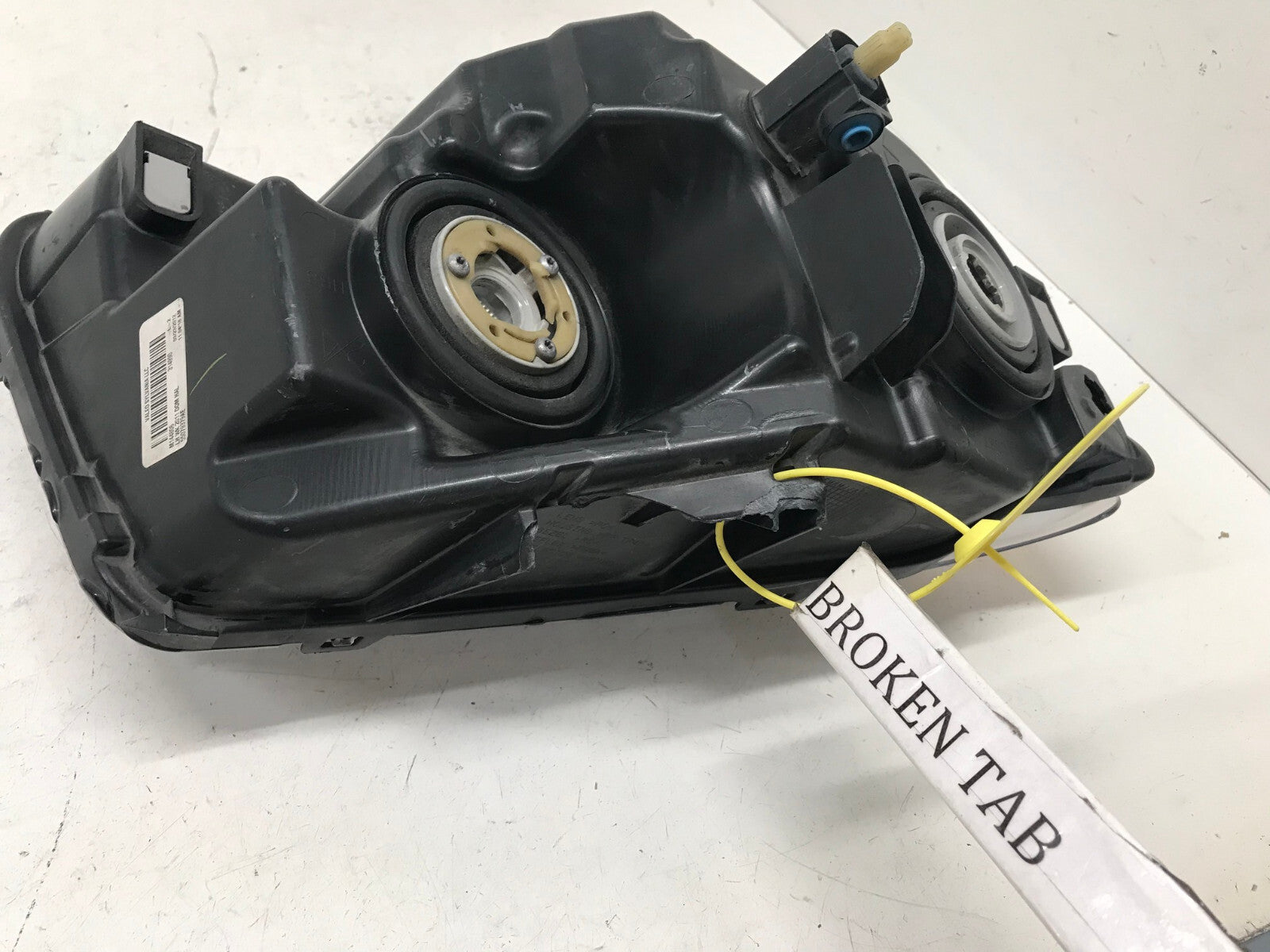 Halogen Headlight Damaged Driver LH Jeep Grand Cherokee 2011-2013 55079379AE OEM