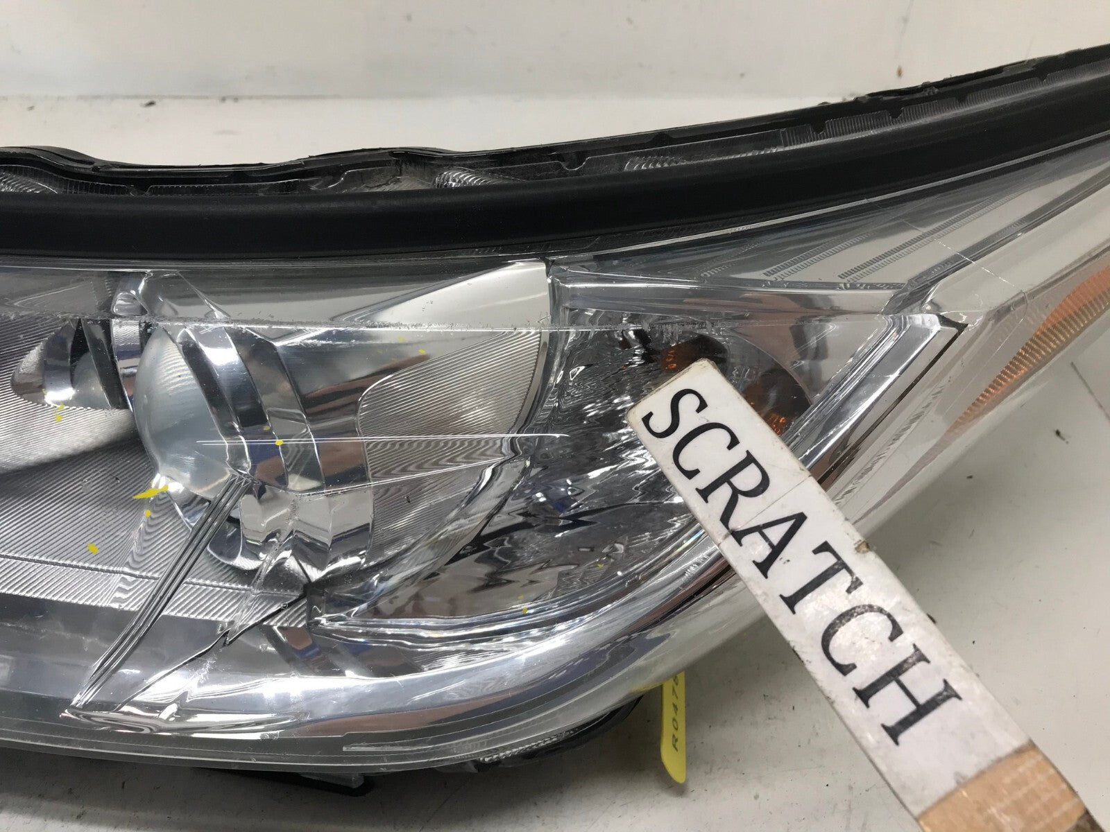 Headlight Damaged Driver LH 2017-2019 Toyota Highlander LE XLE 81150-0E390 OEM