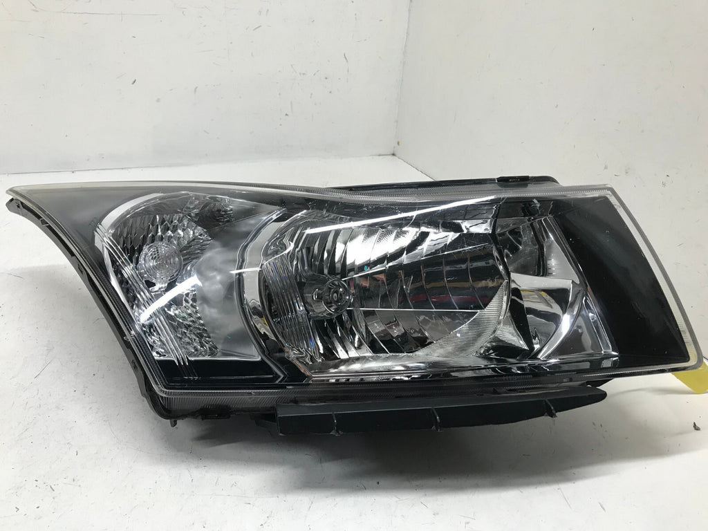 Headlight Damaged Right RH Passenger 11-15 Chevrolet Cruse CAPA