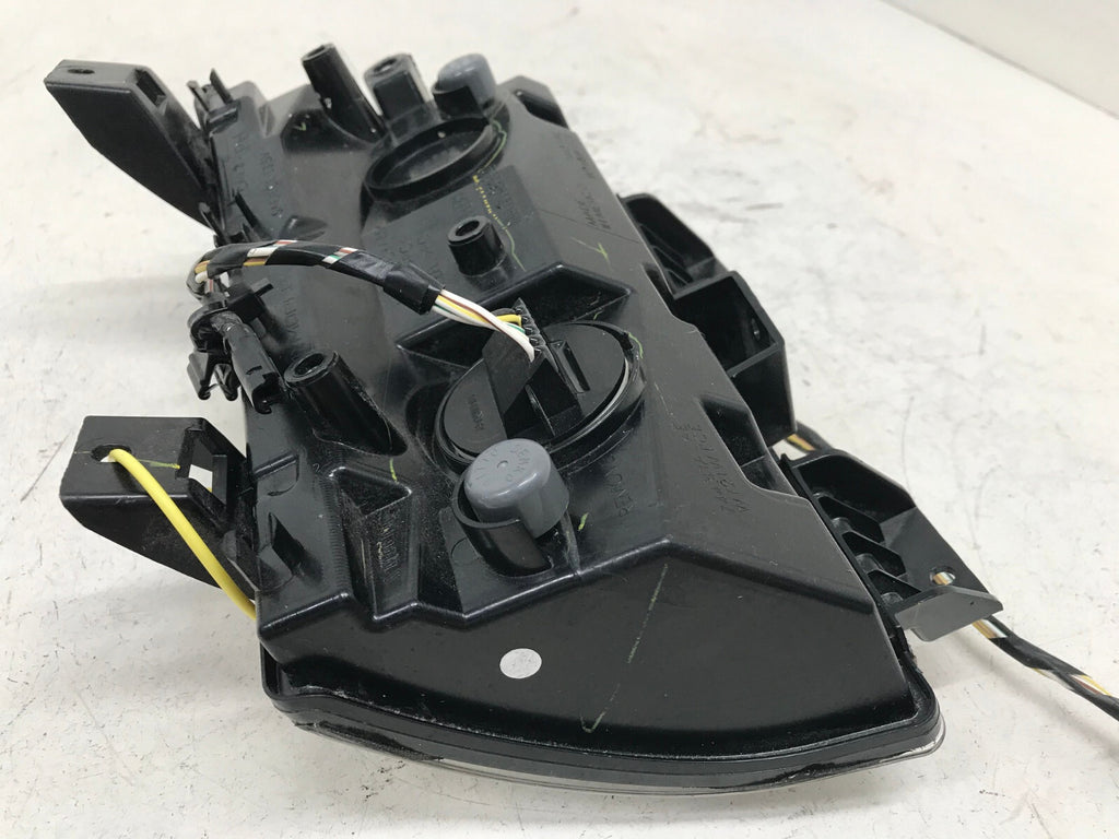 Fog light Damaged Signal light RH 19-22 Chevrolet Malibu LED DRL 84575552 OEM