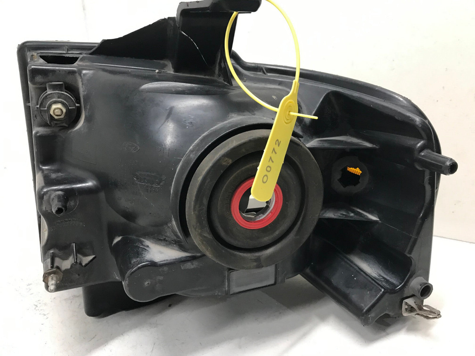 Headlight Damaged Halogen LH Driver Ford Expedition 2007-2014 44ZH-1860-A OEM