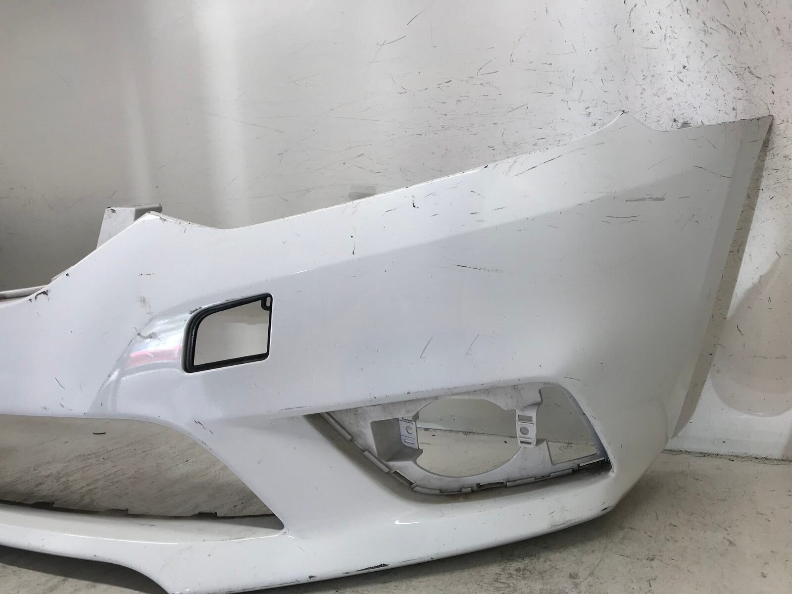 Front Bumper Cover White 2016-2019 Nissan Sentra 62022-6YU0H OEM