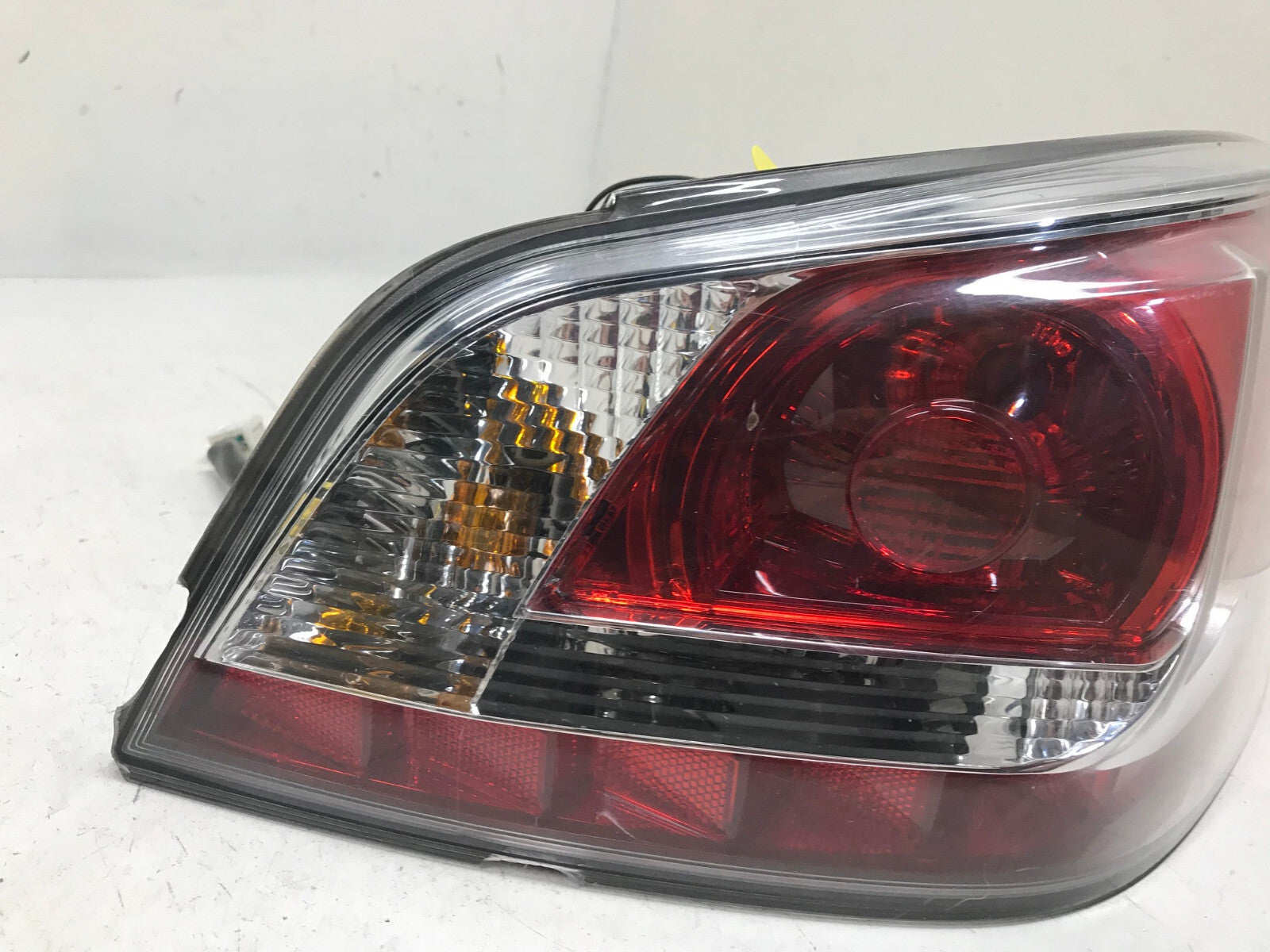Tail light Damaged Right RH Passenger 2014-2015 Nissan Altima 265509HM0A OEM
