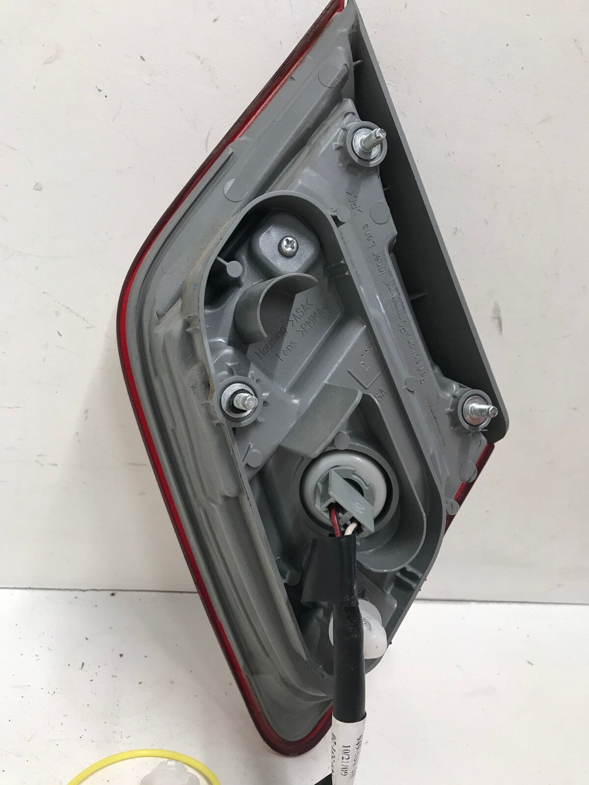 Tail light Damaged Left Driver LH Toyota Camry 2010-2011 8158133170 OEM