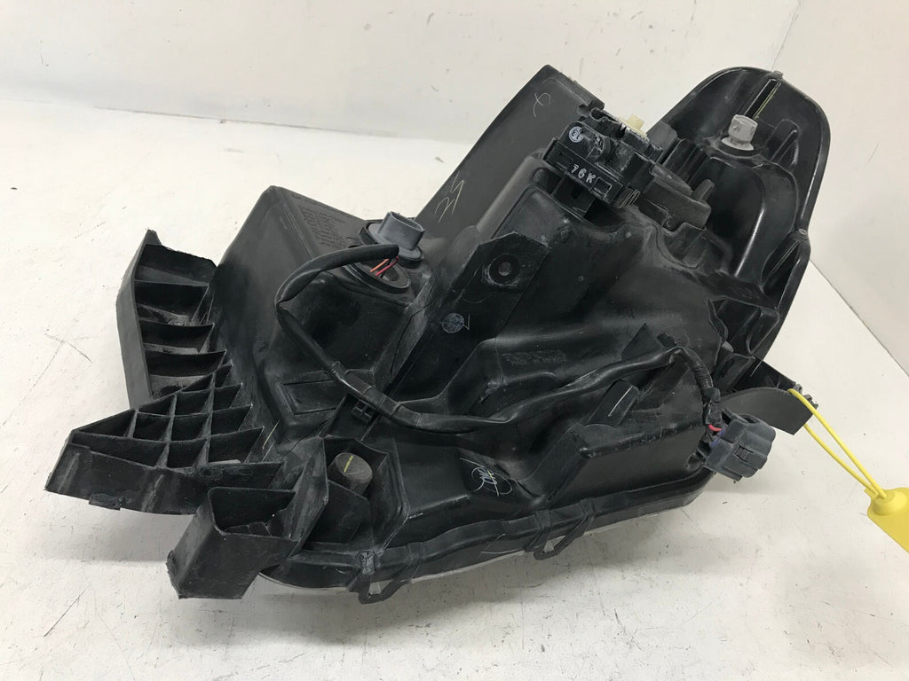 Headlight Damaged Right passenger RH Toyota Tundra 2014-2020 811100C081 OEM
