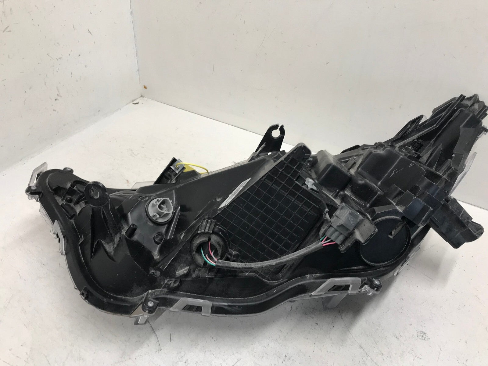 Headlight Damaged Passenger RH Right 2019 2020 2021 RAV4 81130-42812 OEM