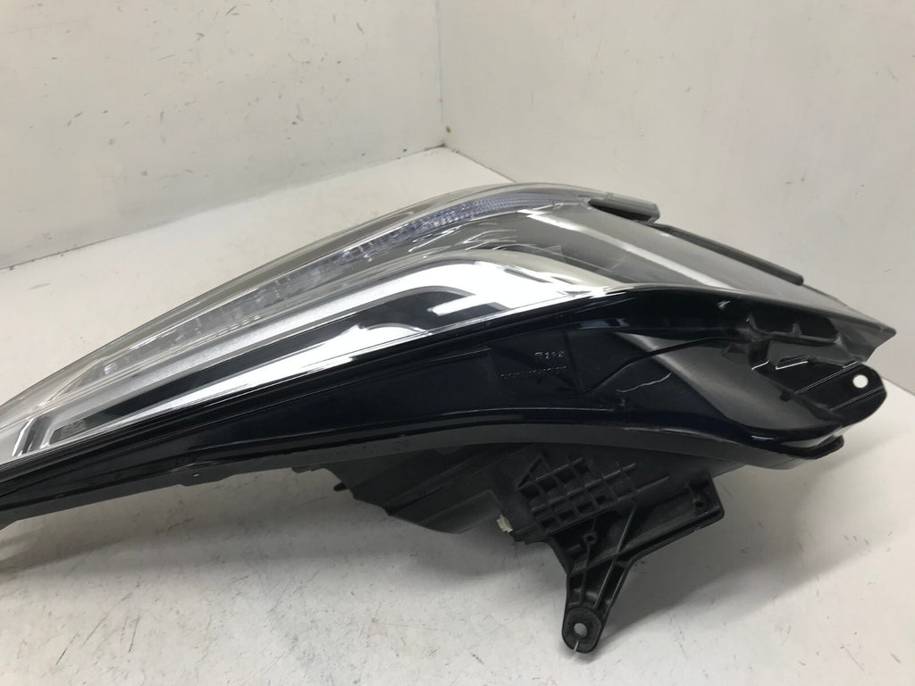 Headlight Damaged Driver LH Left Cadillac XT5 84309959 OEM