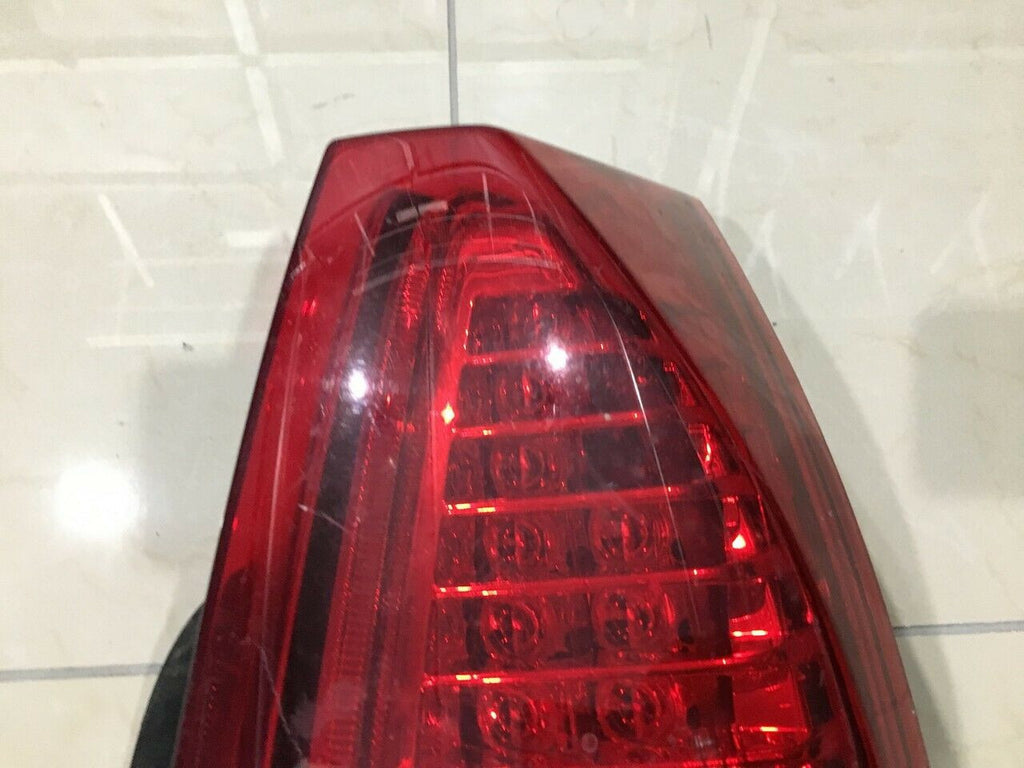Tail light Damaged Led Right RH Passenger Cadillac CTS Sedan 2008-2014 Original