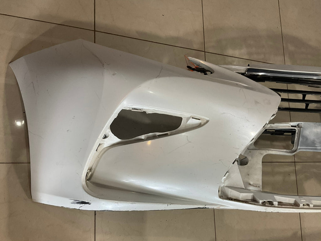 Front Bumper Cover White Lexus ES350 ES300H Base 2016 52119-33A30 OEM