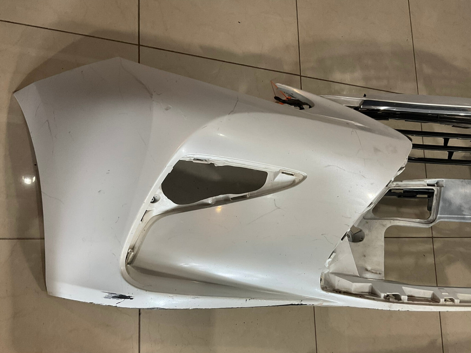 Front Bumper Cover White Lexus ES350 ES300H Base 2016 52119-33A30 OEM