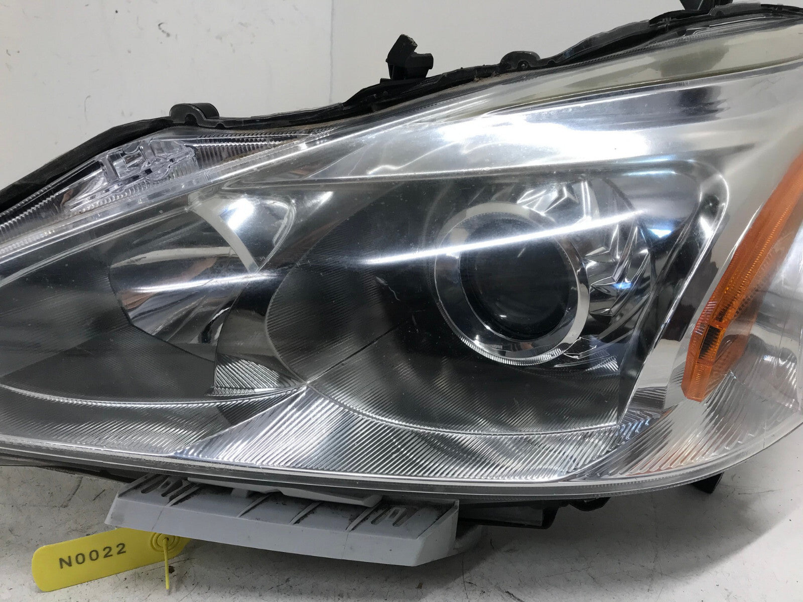 Headlight Damaged Lamp Halogen LH Driver Nissan Altima Sedan 2013 260603TA9A OEM