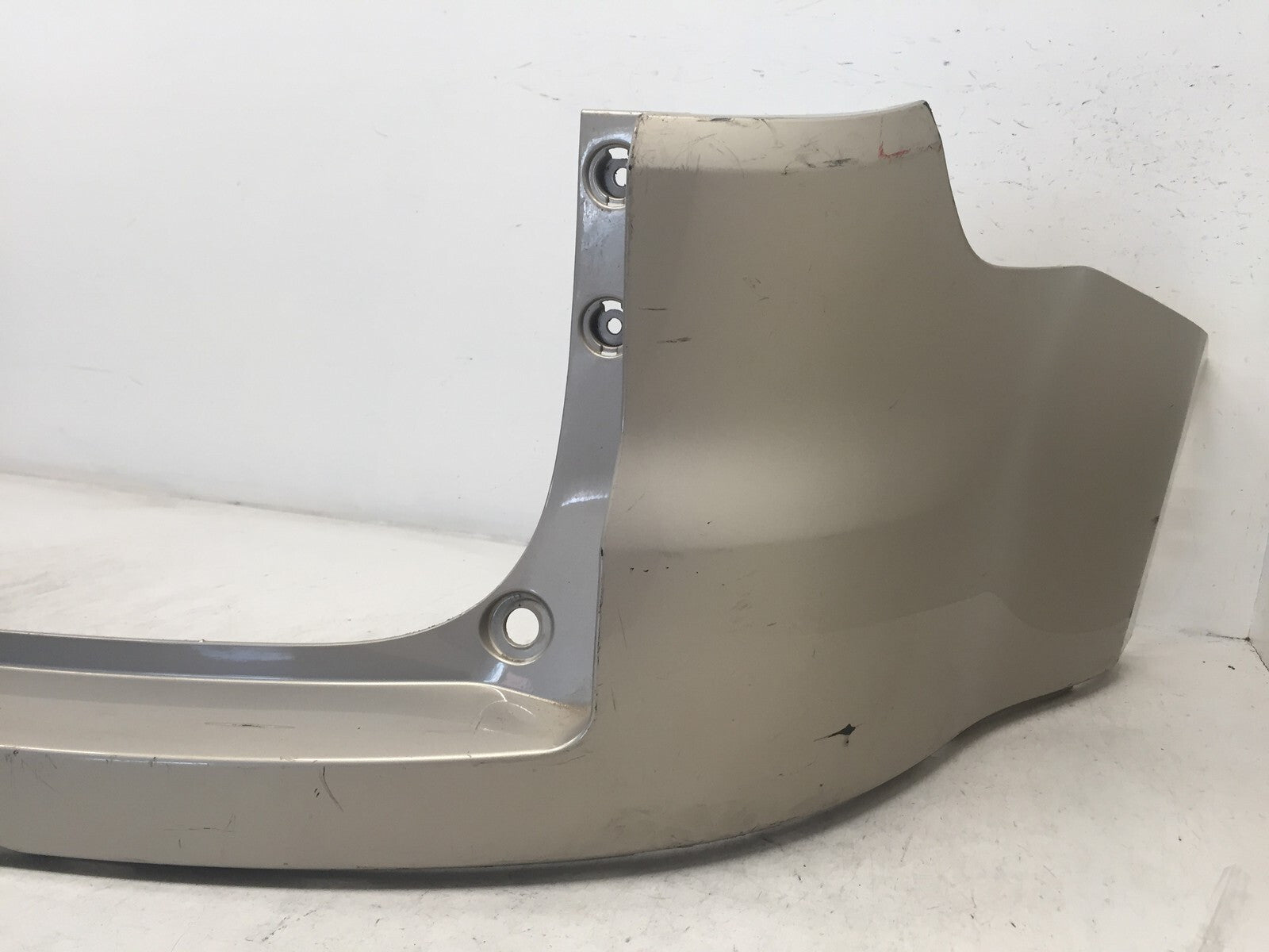 Rear Upper Bumper Cover Saturn Outlook XE XR 2007-2010 25789726 OEM