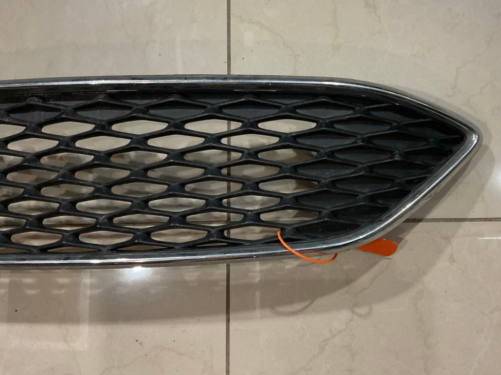 Grille Grill Blac Silver Ford Focus Zetec S 2014-2018 F1EJ-8200-A OEM