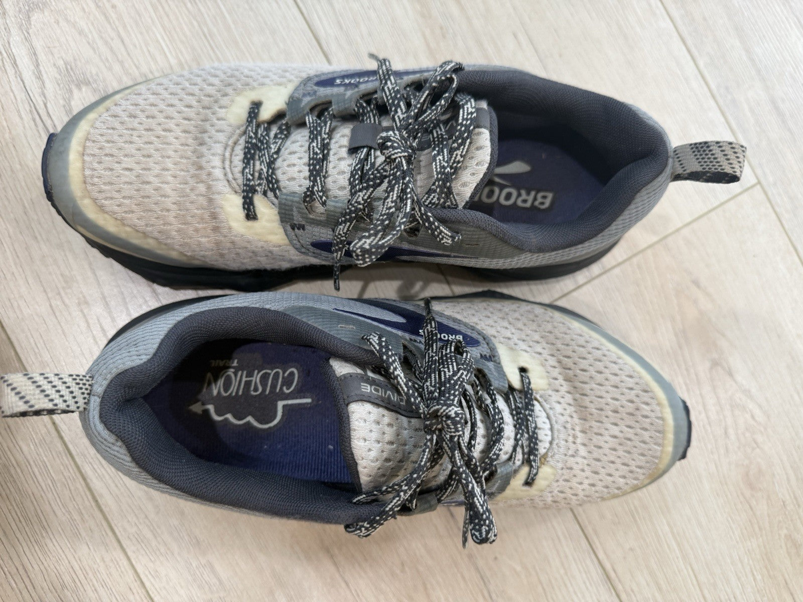 Brooks TRAIL Running Shoes White / Blue  Size 7