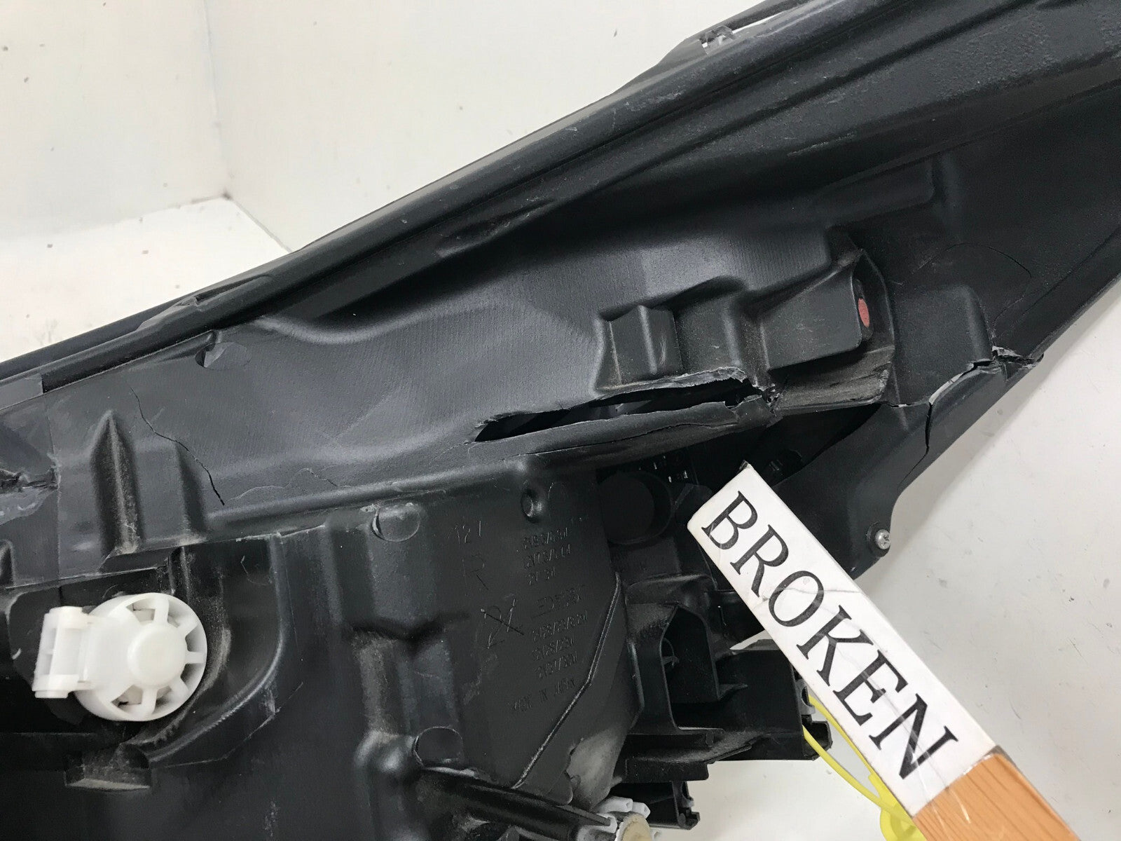 Headlight Damaged Passenger Right RH Subaru Forester 2019 2020 OEM