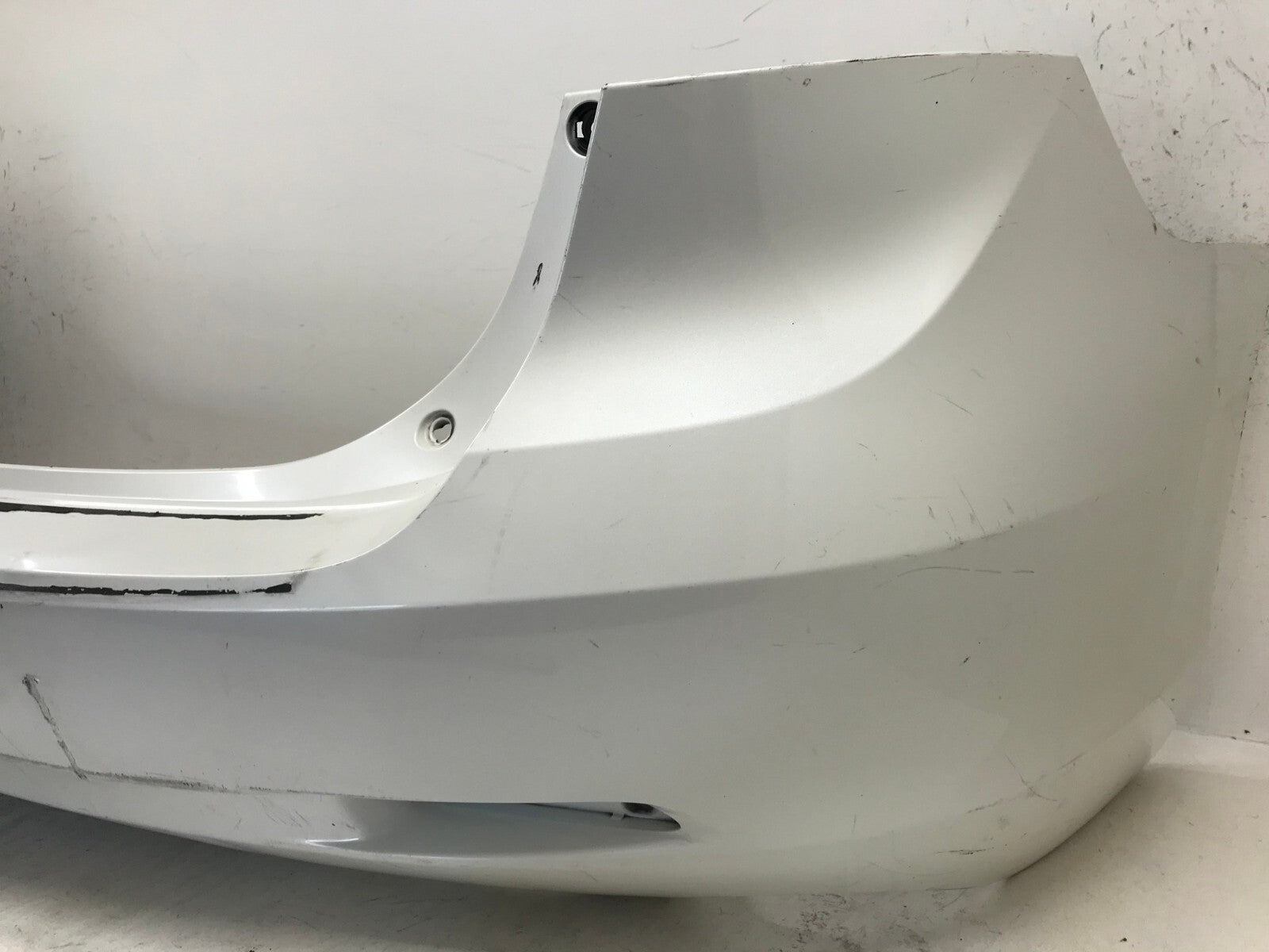 Rear Bumper Cover White Toyota Venza Base Limited LE XLE 09-2015 52159-0T010 OEM