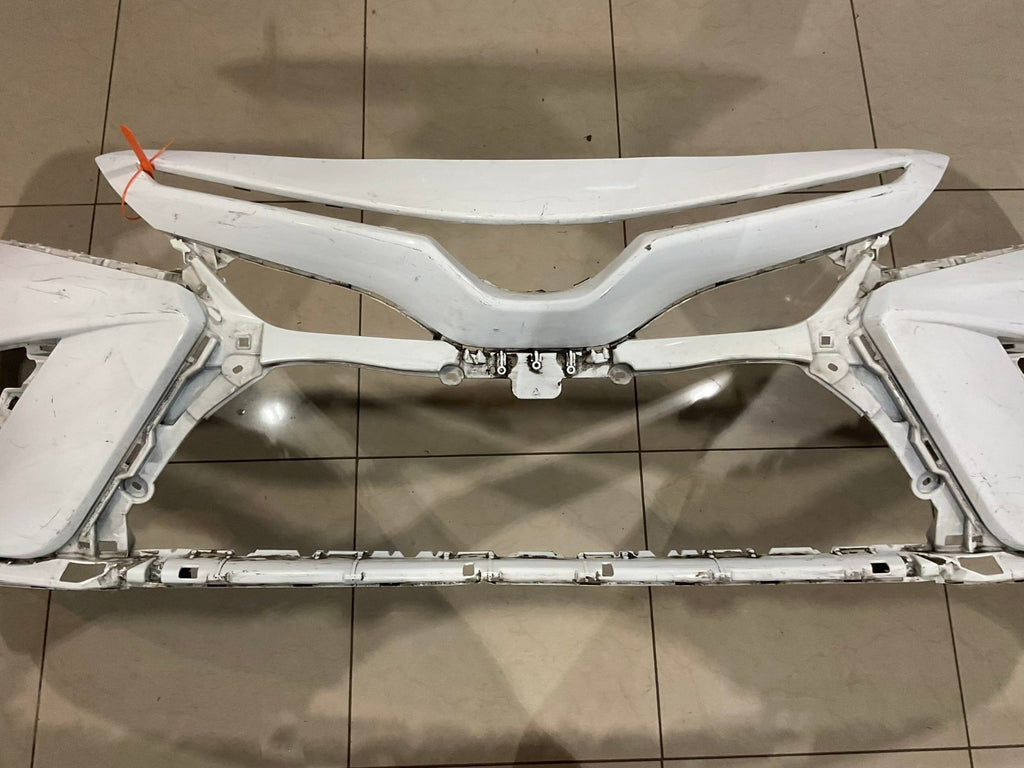Front Bumper Cover White Toyota Camry SE XSE 2018 2019 52119+06e20 OEM