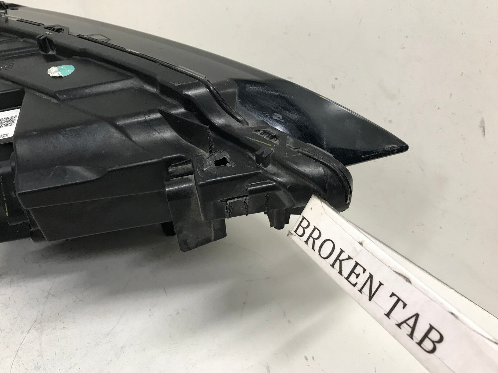 Headlight Damaged LED Left LH Driver Volkswagen Jetta 2019-2022 17A941035C OEM