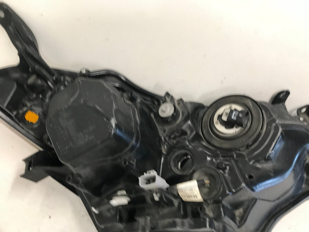 Headlight Damaged Left Driver LH Toyota Corolla 2014 2015 2016 8111002E60 OEM
