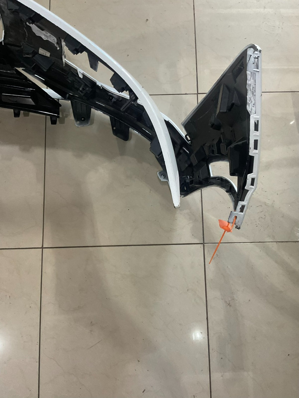 Front Bumper Cover White 2025 Cadillac Escalade 84966320 OEM
